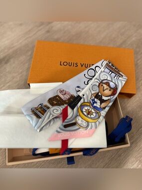 New Authentic Louis Vuitton Vivienne Holiday BB Bandeau M97196